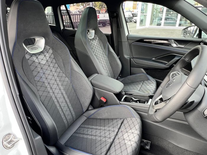 2025 Volkswagen Tiguan 150TSI R-Line
