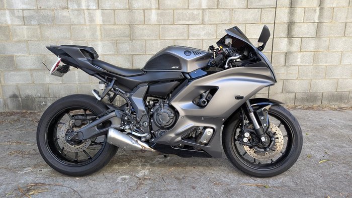 2024 Yamaha YZF-R7LA Grey