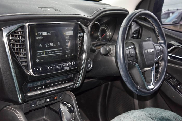 2022 Isuzu MU-X LS-T