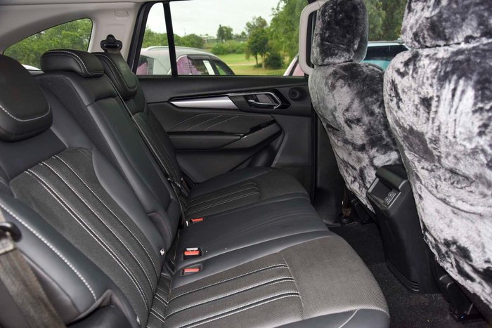 2022 Isuzu MU-X LS-T