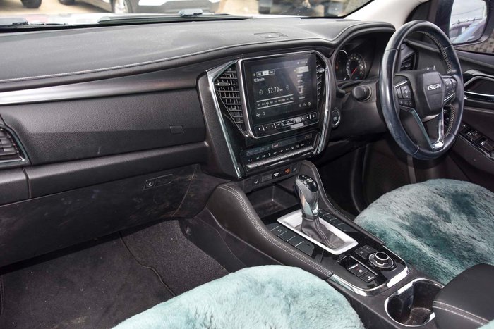 2022 Isuzu MU-X LS-T