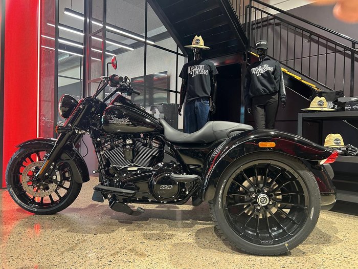 2025 Harley-Davidson Freewheeler 114 (FLRT) Freewheeler Black