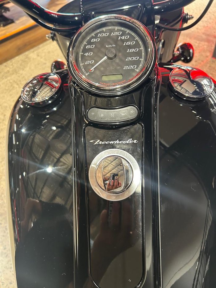 2025 Harley-Davidson Freewheeler 114 (FLRT) Freewheeler Black