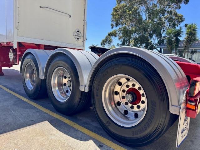 2006 Vawdrey St3 Lead A 12 Pallet Refrigerated Wingliner