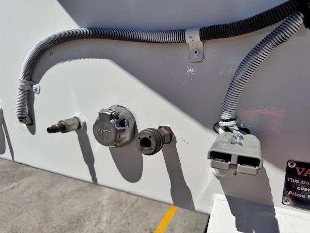 2006 Vawdrey St3 Lead A 12 Pallet Refrigerated Wingliner