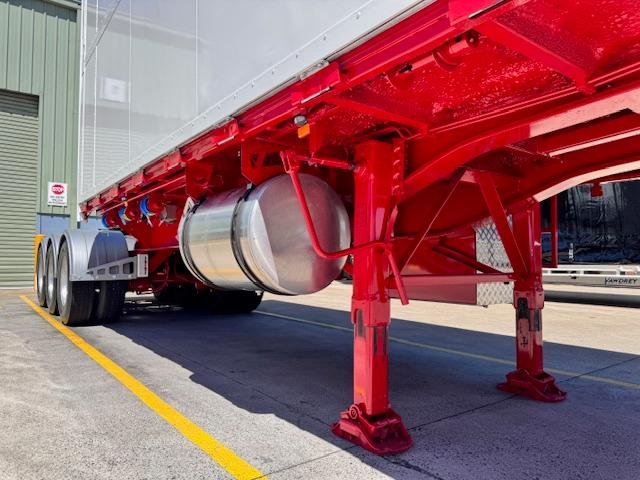 2006 Vawdrey St3 Lead A 12 Pallet Refrigerated Wingliner