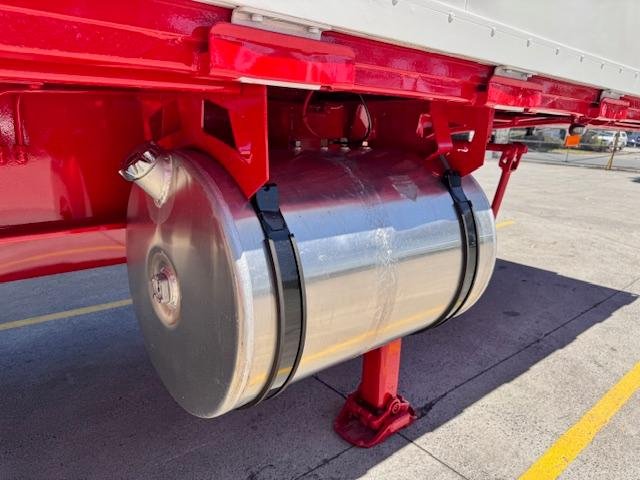 2006 Vawdrey St3 Lead A 12 Pallet Refrigerated Wingliner