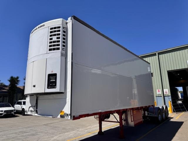 2006 Vawdrey St3 Lead A 12 Pallet Refrigerated Wingliner