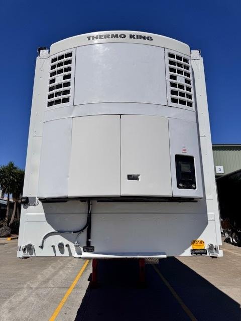 2006 Vawdrey St3 Lead A 12 Pallet Refrigerated Wingliner