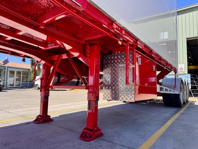 2006 Vawdrey St3 Lead A 12 Pallet Refrigerated Wingliner