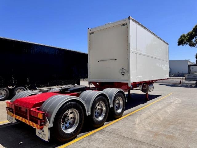 2006 Vawdrey St3 Lead A 12 Pallet Refrigerated Wingliner