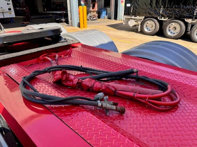 2006 Vawdrey St3 Lead A 12 Pallet Refrigerated Wingliner