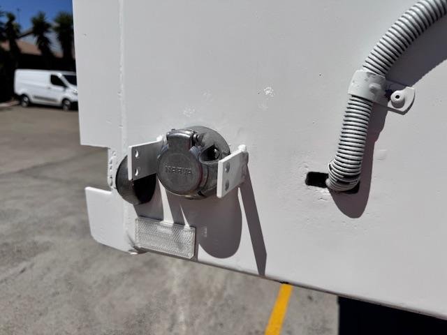 2006 Vawdrey St3 Lead A 12 Pallet Refrigerated Wingliner