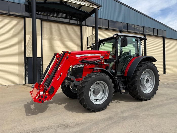 0 Massey Ferguson 5711 Dyna-4