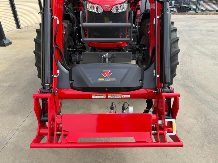 0 Massey Ferguson 5711 Dyna-4