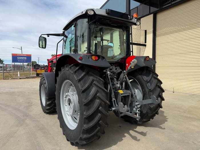 0 Massey Ferguson 5711 Dyna-4
