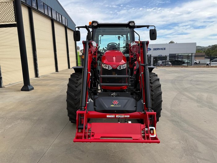 0 Massey Ferguson 5711 Dyna-4