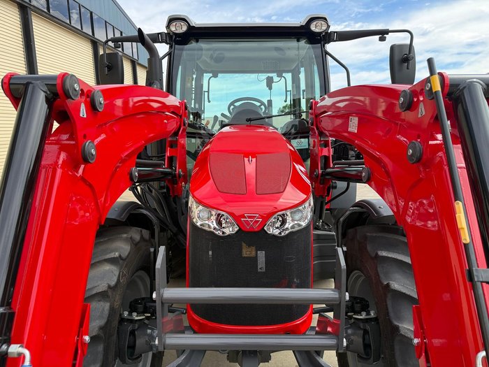 0 Massey Ferguson 5711 Dyna-4