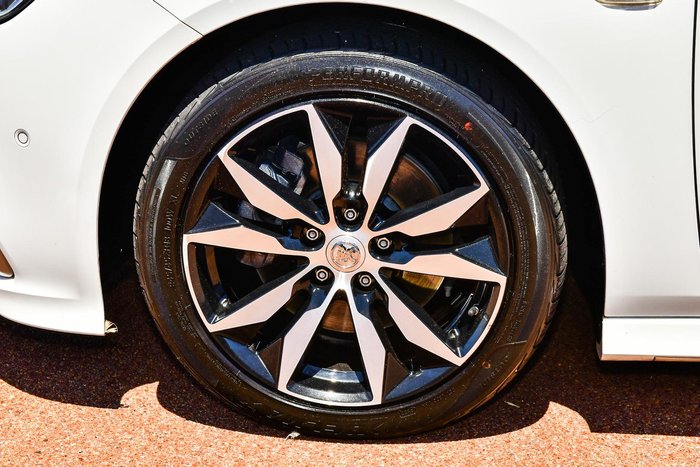 2019 Holden Commodore RS