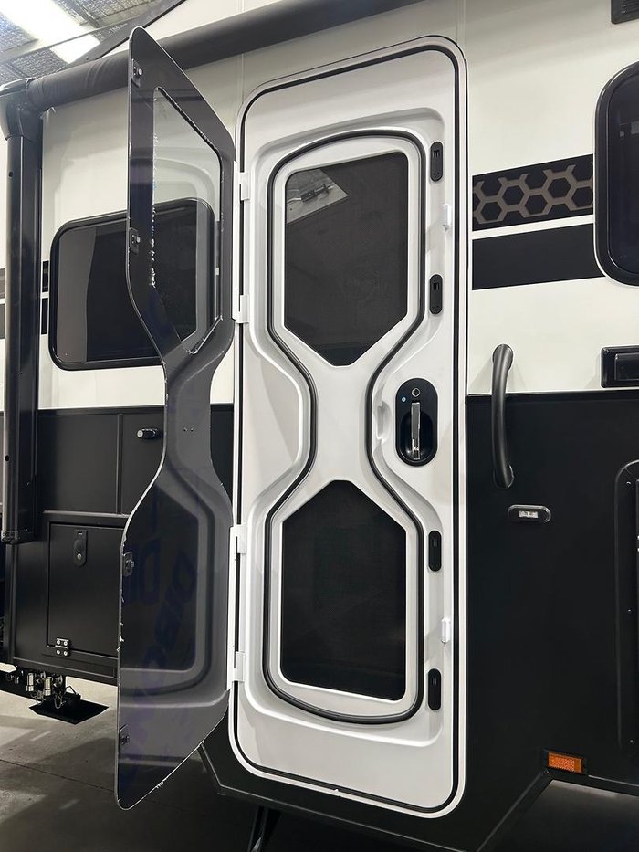 2026 Wonderland RV Hornet Quad Bunk