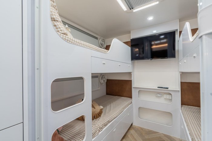 2026 Wonderland RV Hornet Quad Bunk