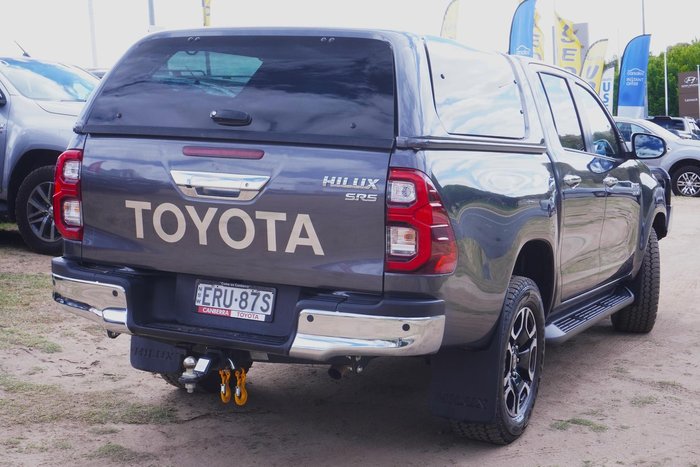 2022 Toyota Hilux SR5