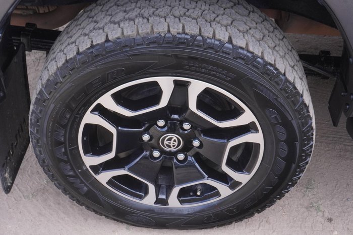 2022 Toyota Hilux SR5