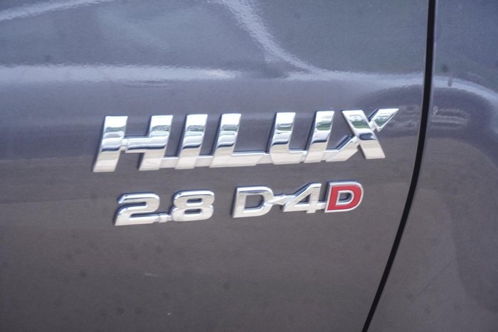 2022 Toyota Hilux SR5