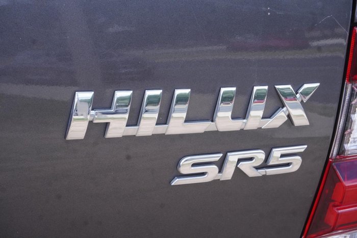 2022 Toyota Hilux SR5