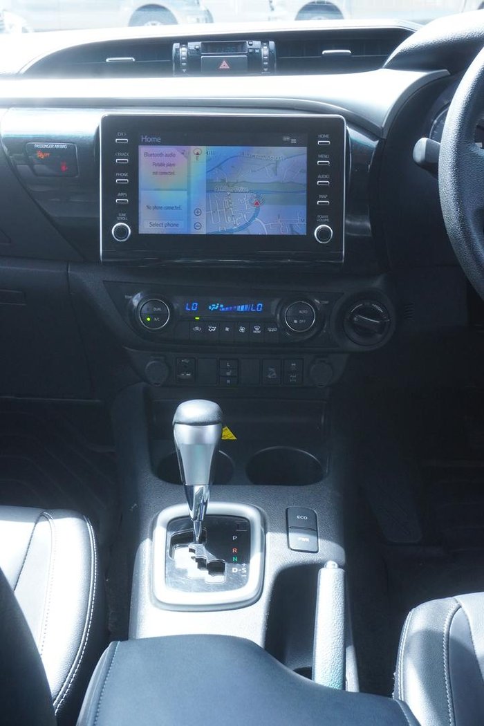 2022 Toyota Hilux SR5