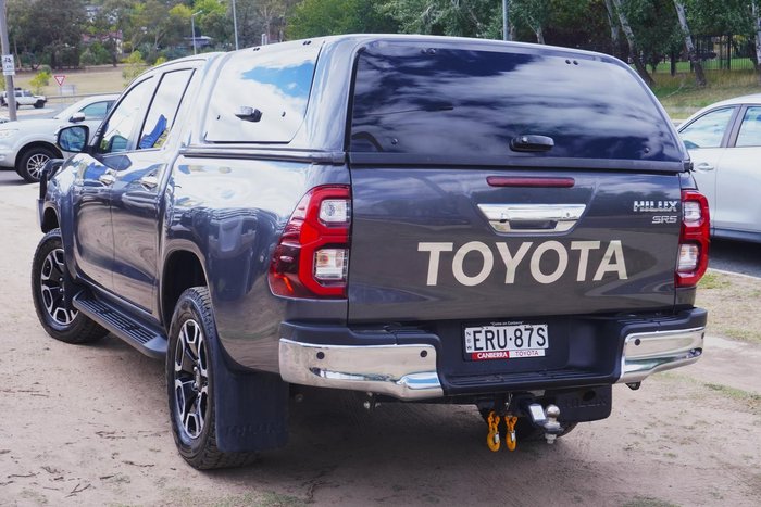 2022 Toyota Hilux SR5