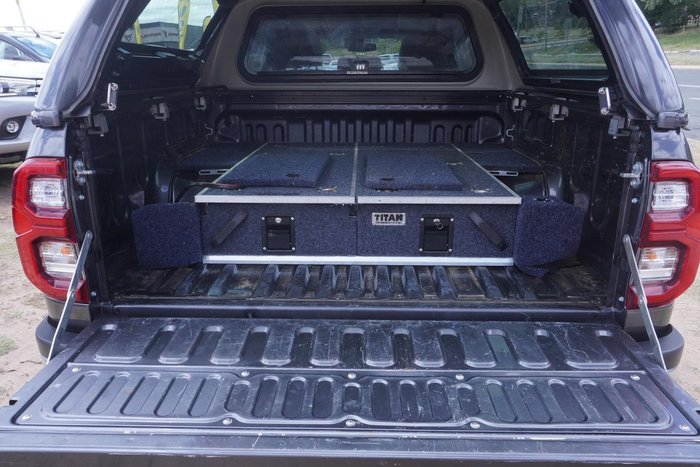 2022 Toyota Hilux SR5