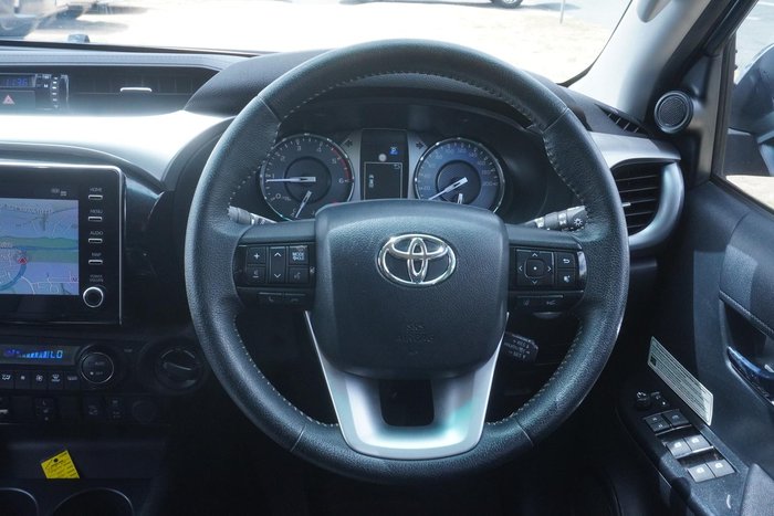 2022 Toyota Hilux SR5