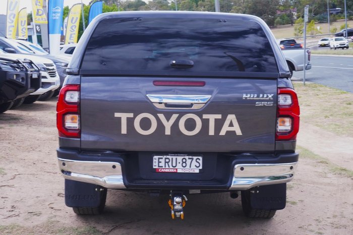 2022 Toyota Hilux SR5