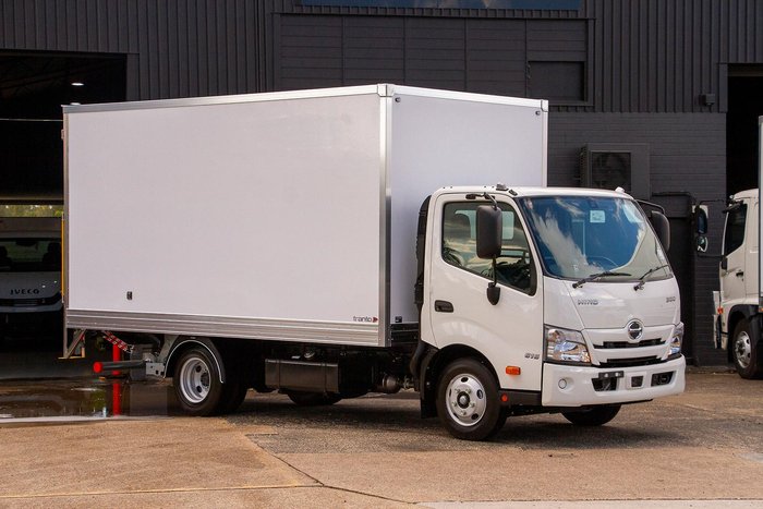 2025 Hino 616 - 300 Series
