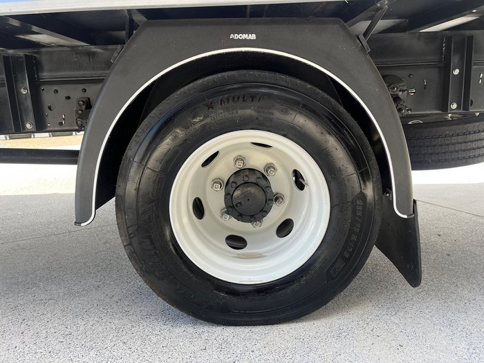 2025 Isuzu F Series FRR110-240 White