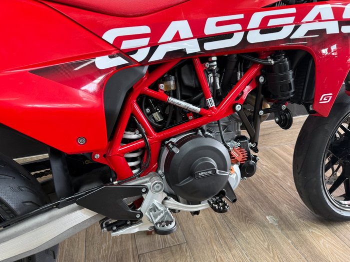 2022 GASGAS SM700 RED