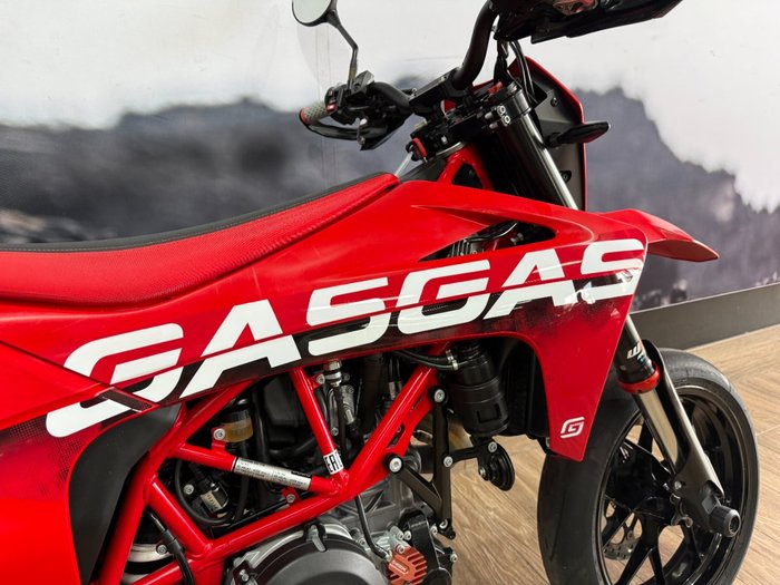 2022 GASGAS SM700 RED