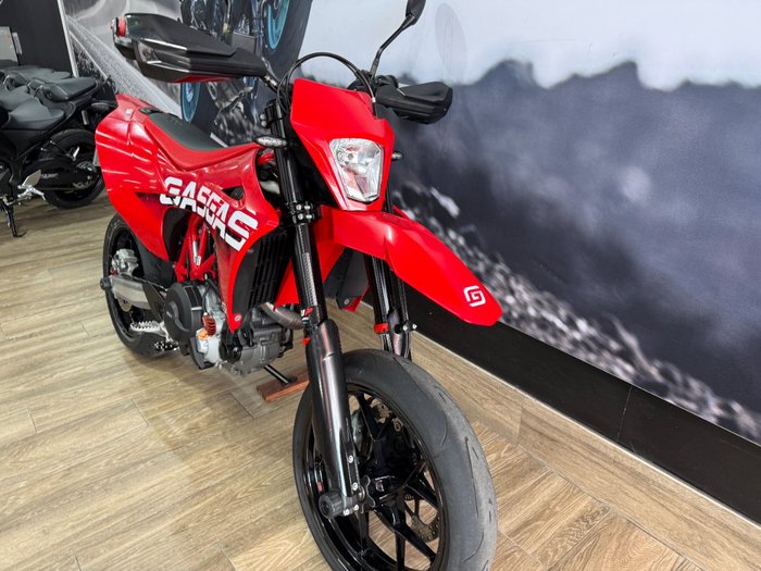 2022 GASGAS SM700 RED