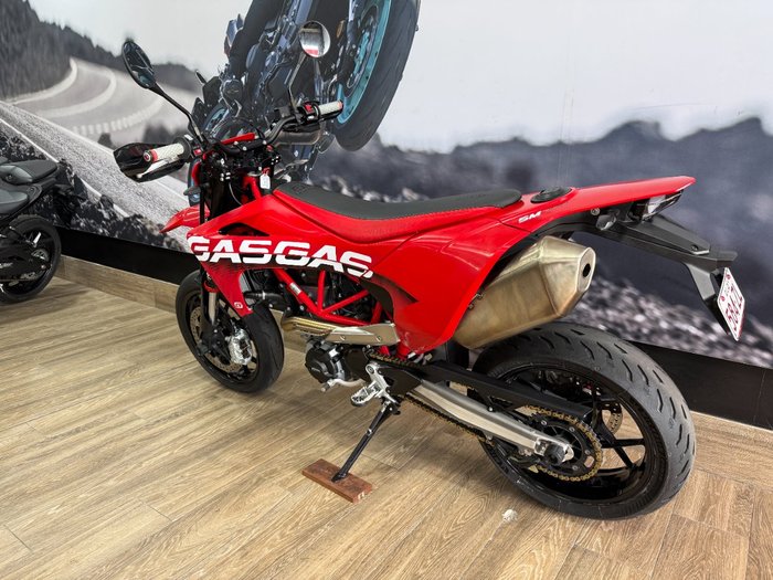2022 GASGAS SM700 RED