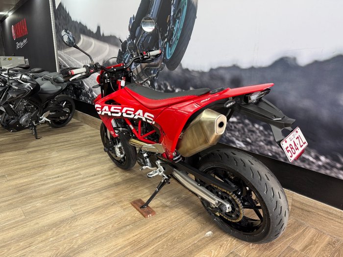 2022 GASGAS SM700 RED