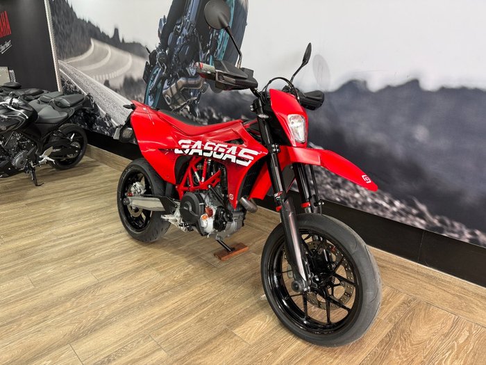 2022 GASGAS SM700 RED