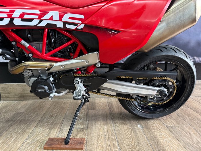 2022 GASGAS SM700 RED