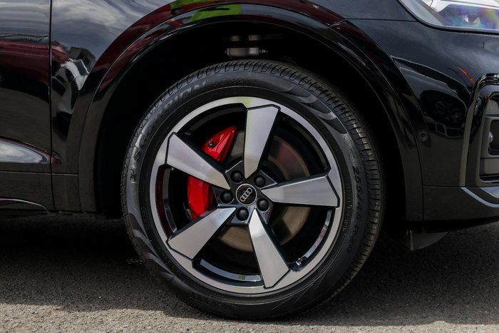 2023 Audi Q5 55 TFSI e S line