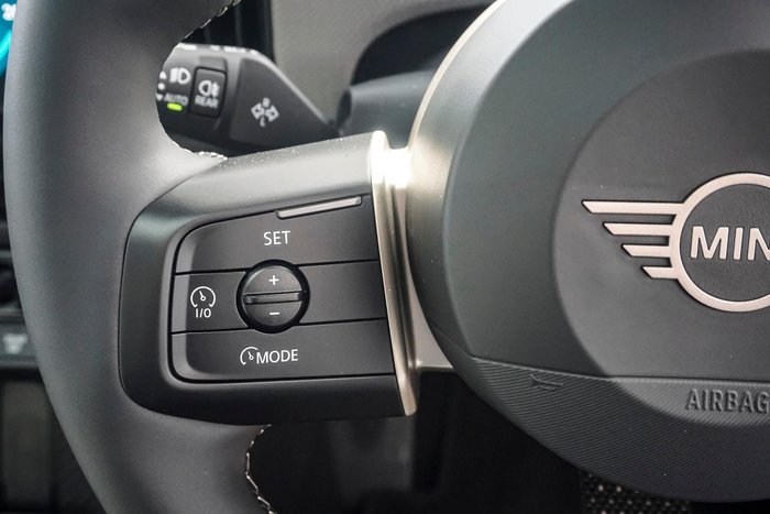 2025 MINI Cooper C Favoured