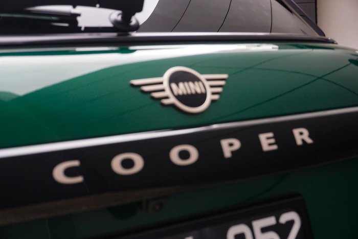 2025 MINI Cooper C Favoured