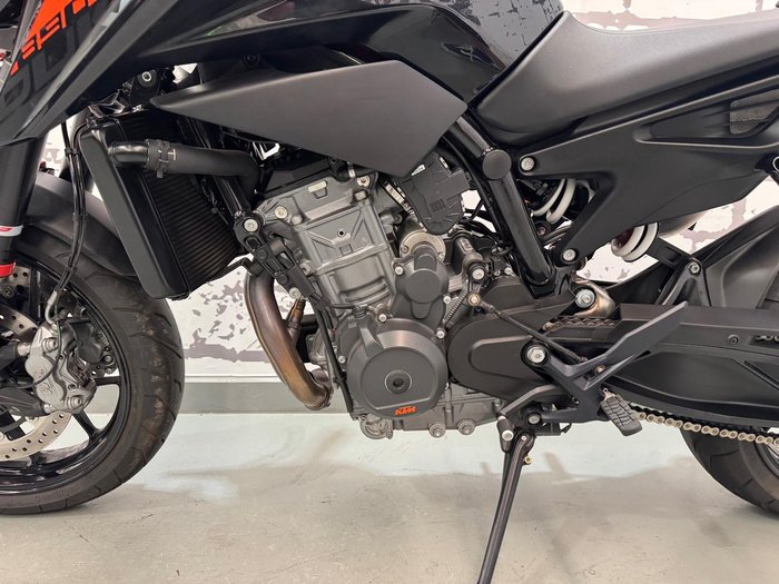 2021 KTM 890 Duke Duke Orange