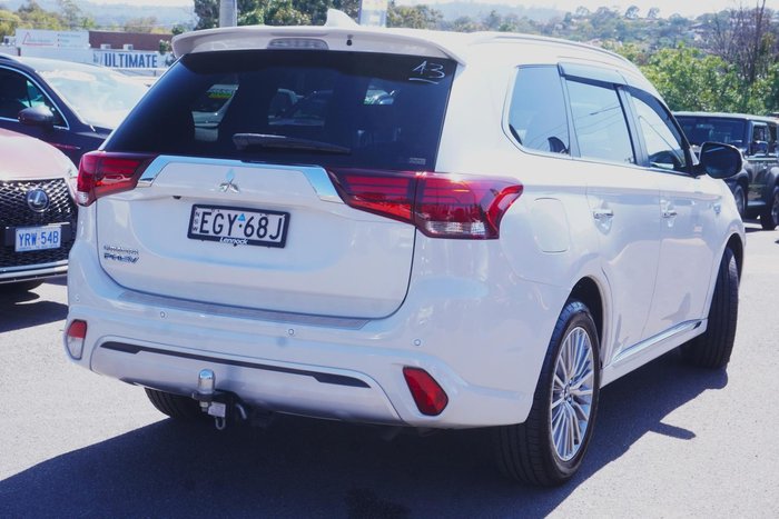 2020 Mitsubishi Outlander PHEV Exceed