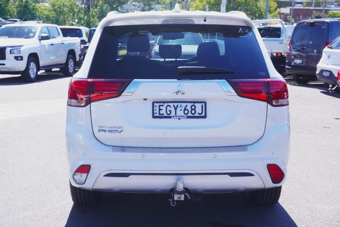 2020 Mitsubishi Outlander PHEV Exceed