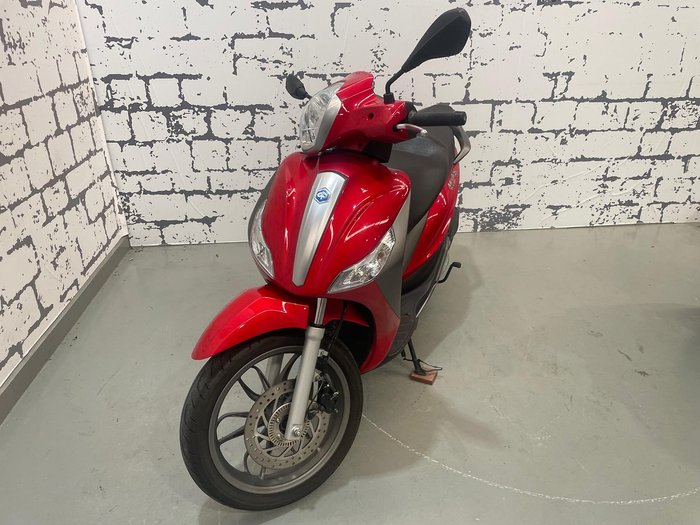 2016 Piaggio Medley 150 S Medley Red